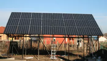 Lakossági talajra telepített napelem rendszer